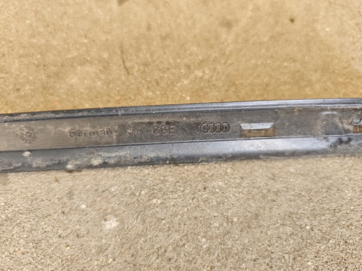 фото №5, Audi a5 8t планка накладка стёкла лобовой правая 8t0854328a