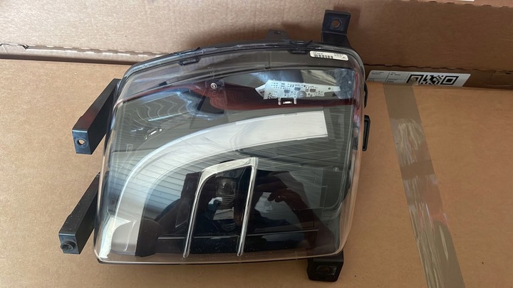 фото №1, Tesla модель x галоген праві led 1034331-00-a