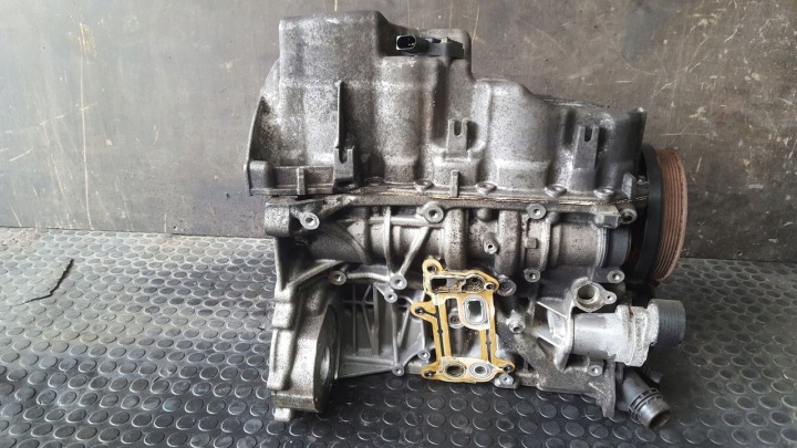 фото №16, Блок управления (оригинал) низ двигателя bmw e90 e91 2,0td n47d20a