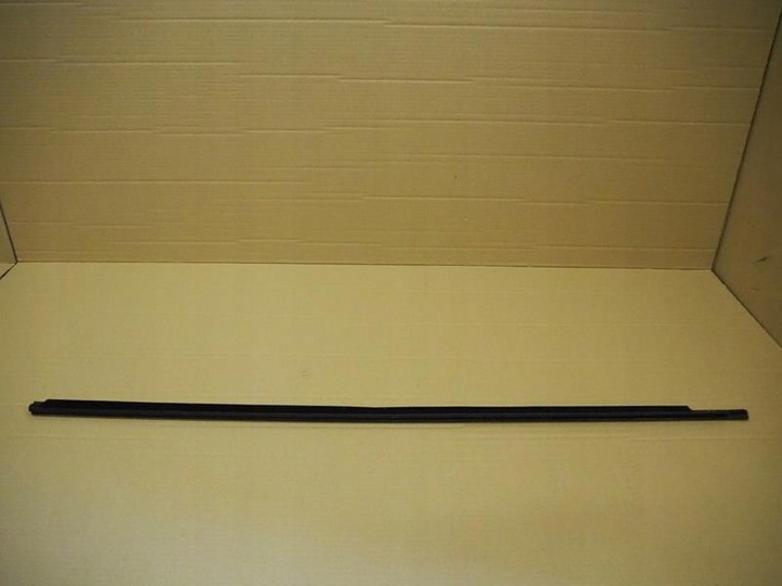 фото №2, Планка ущільнювач скла двері правих передніх golf vii 3d