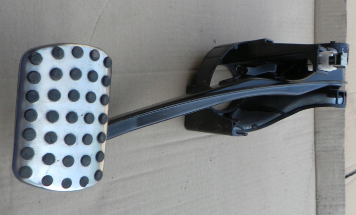 фото №1, Mercedes c207 2009 педаль тормоза автомат