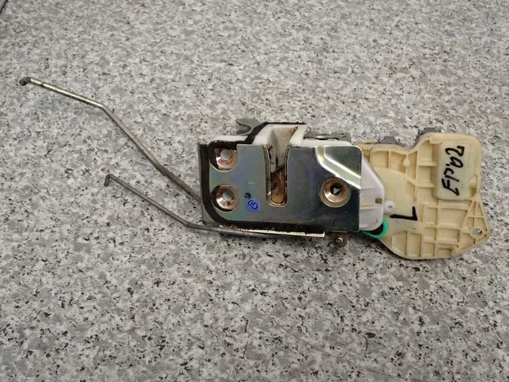 фото №1, Honda civic vii ep 3d 01-05 замок дверь левый