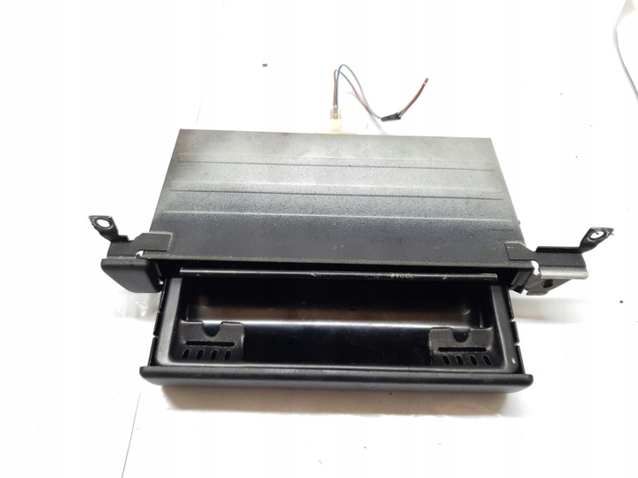 фото №2, Пепельница audi 100 c4