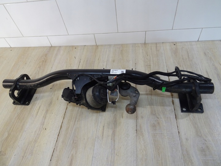 фото №1, Volvo v60 18- hak буксирувальний оригінал volvo 32270816 llu