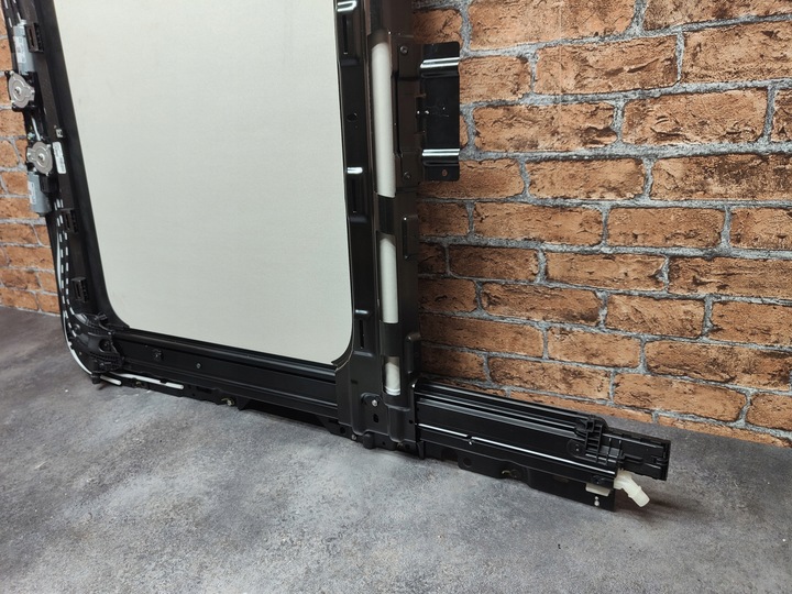 фото №14, Bmw g20 g20 lci g26 g42 люк дах зсувний скляний бежева стеля