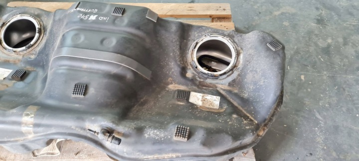 фото №16, Maserati quattroporte vi бак топлива бензин 3.8 v8 06700307540
