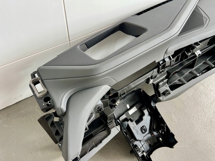 фото №6, Bmw g70 панель раздаточная консоль приборная панель новая oem 7884023 оригинал