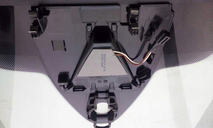 фото №4, Скло лобове передня audi a3 sedan 2016-2020 датчик камера зелена нова