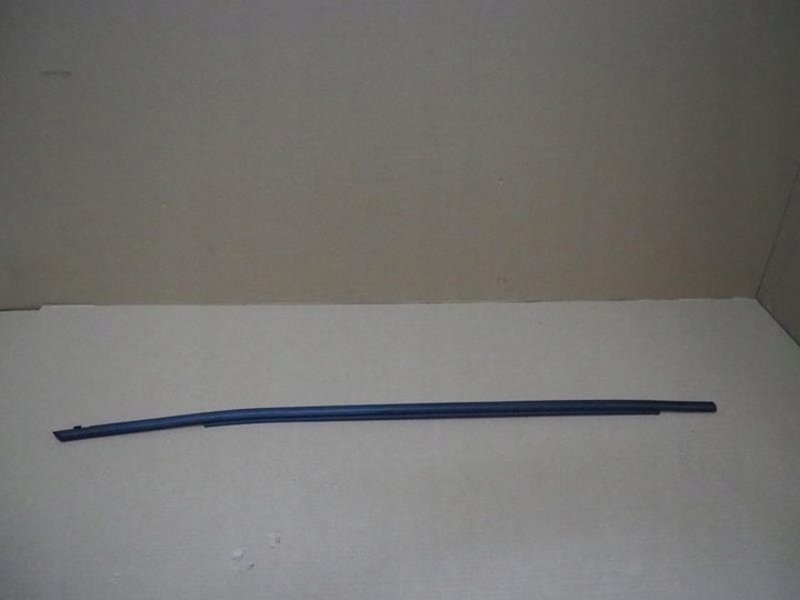 фото №1, Планка накладка двері ущільнювач скла праві перед toyota rav4 v
