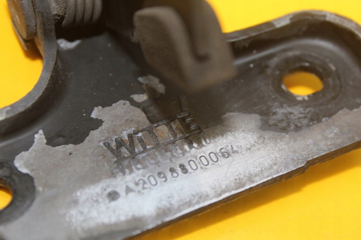фото №5, Засув замок капота mercedes w209 clk a2098800064