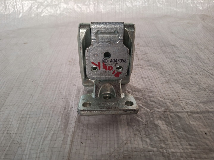 фото №2, Sprinter 906 crafter петля задние дверь зад