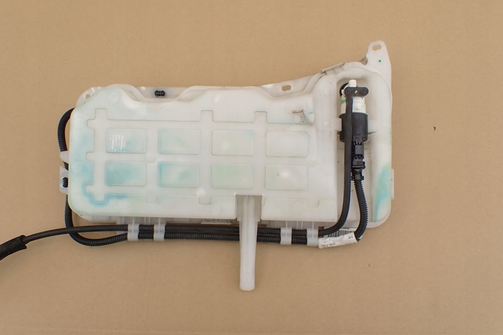 фото №7, Бачок омывателя помпа berlingo iv partner iv 9817300980