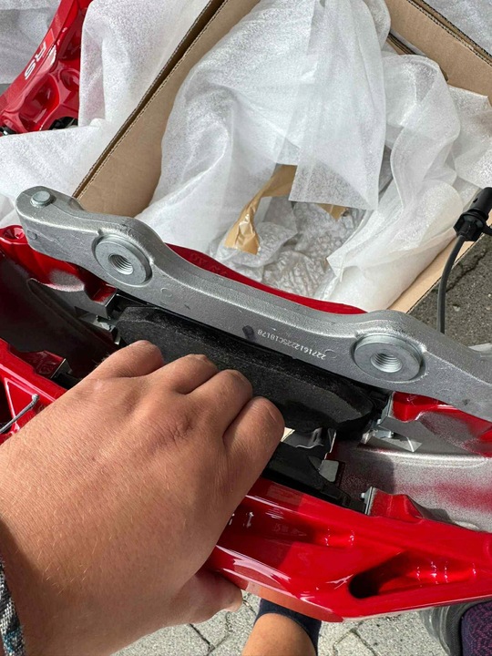 фото №16, Audi rs4 rs5 суппорт зажимы перед ceramika тормозные колодки 8w0615107al 8w0615108al