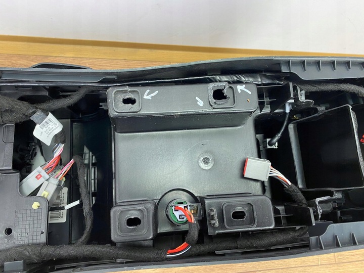 фото №10, Тунель середній підлокітник dodge charger 2015+ usa