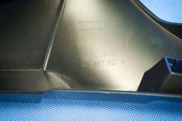 фото №7, Обивка крышки багажника audi a7 rs7 4g8867607a