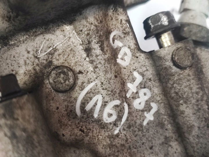 фото №7, Outlander asx 11r 2.2 did 4n14 175km корпус фильтра масла радиатор 716024