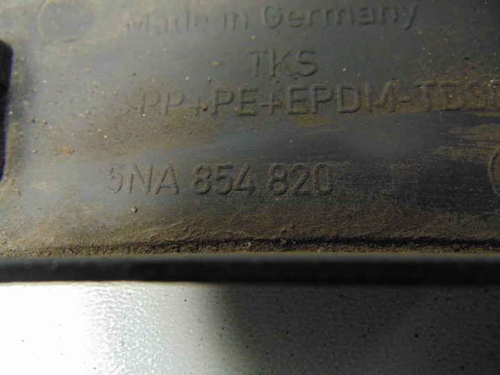 фото №11, Планка накладка крила праві зад vw tiguan ii 5na854820j