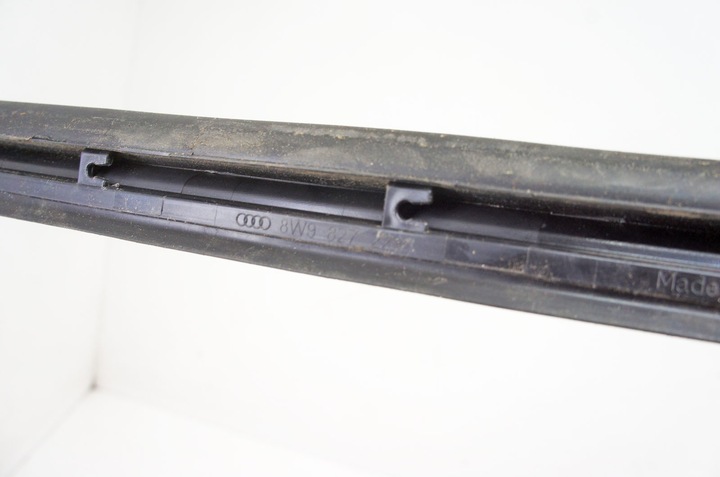 фото №5, Um437 audi a4 b9 планка прокладка кришки багажника 8w9827229 універсал avant