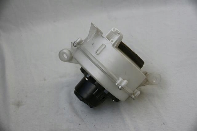 фото №3, Воздуходувка вентилятор toyota prius ii 2 87130-47070