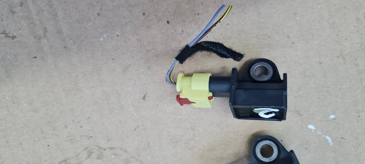 фото №5, Q3 83a датчик удара ударный штекер 5q0959651b