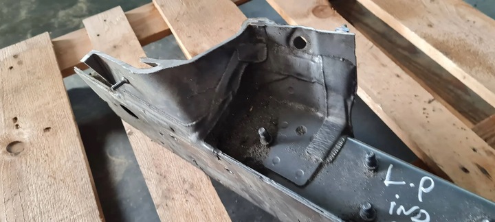 фото №7, A4 b9 8w s4 лонжерон левая левый перед lx7r a5 8w s5