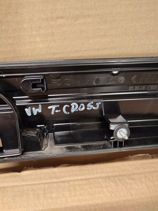 фото №7, Vw t-cross накладка кришки зад 2gm827577e