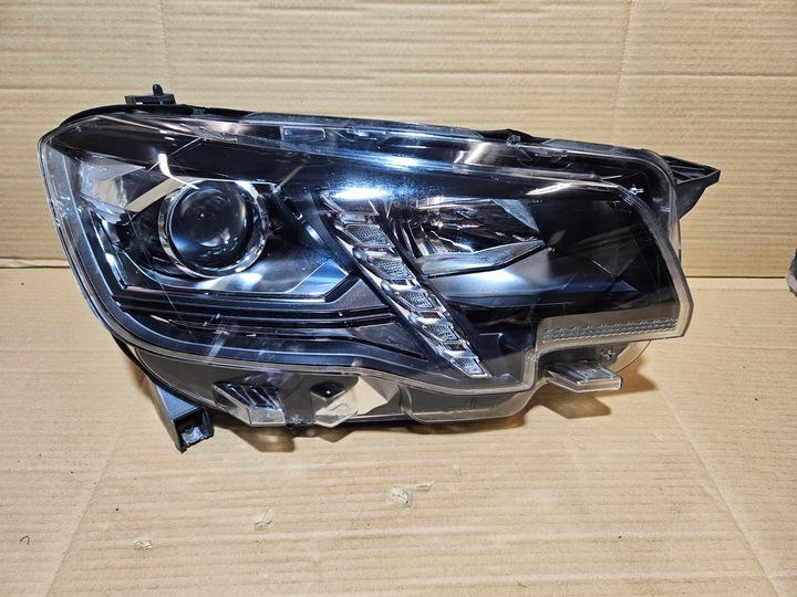 фото №8, Peugeot rifter лампа левая правая линза led 9816827280 9816827180