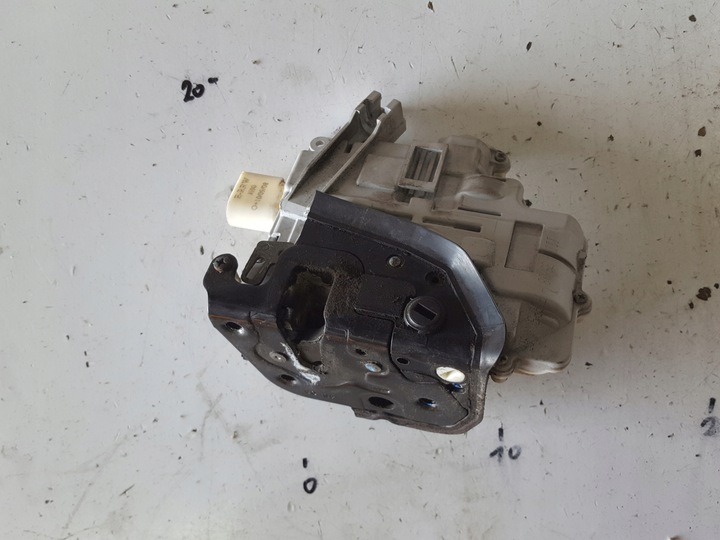 фото №1, Audi a3 8p 04-12r замок двері правий зад 7 контактів 4f0839016