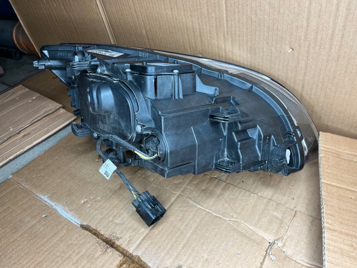 фото №7, Лампа левая передняя volvo v60 s60 идеальная