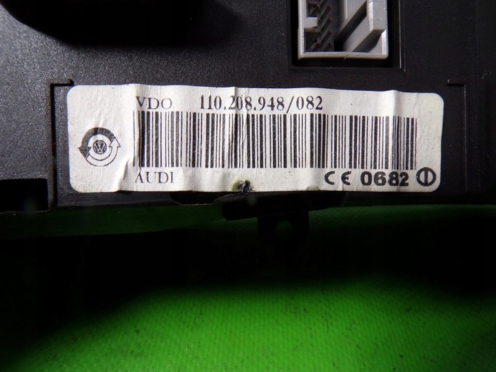 фото №11, Audi a6 c5 2.5 d спидометр приборы спидометр 4b0920936px