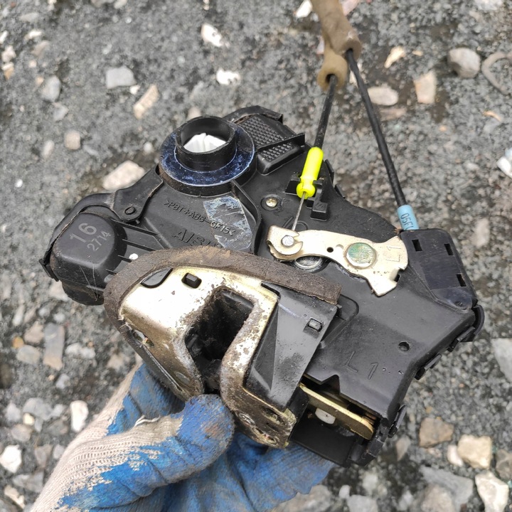 фото №5, Замок дверь левый перед toyota corolla e12 2003r