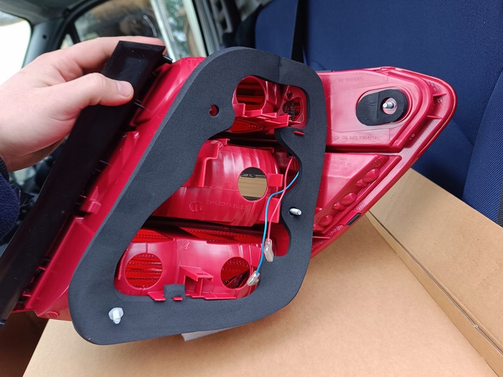 фото №7, Лампа лівий зад ліва задня mercedes w204 універсал 07-11 depo