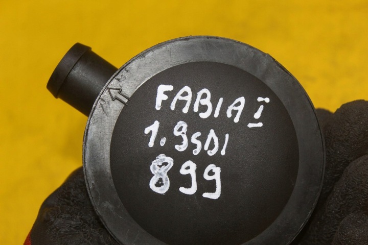 фото №7, Вентиляція картера масла seat skoda fabia i 1.9 sdi 038129101c