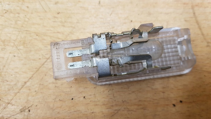 фото №3, Лампа освітлення двері audi a6 c5