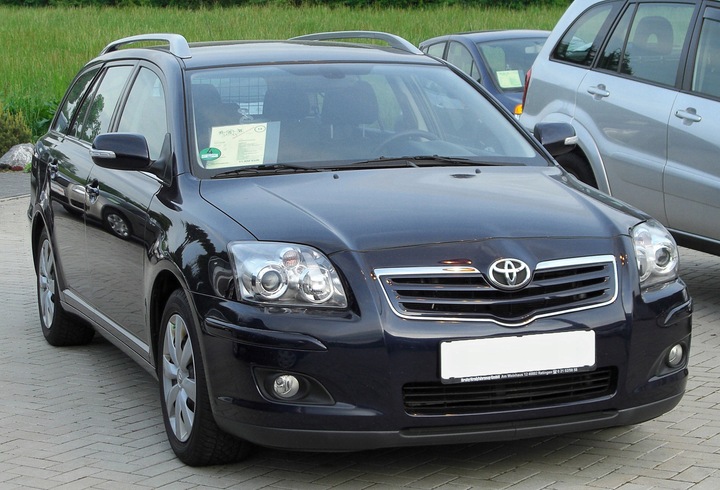 фото №8, Toyota avensis 2 ii t25 рестайлінг 06- лампа ліва перед лінза