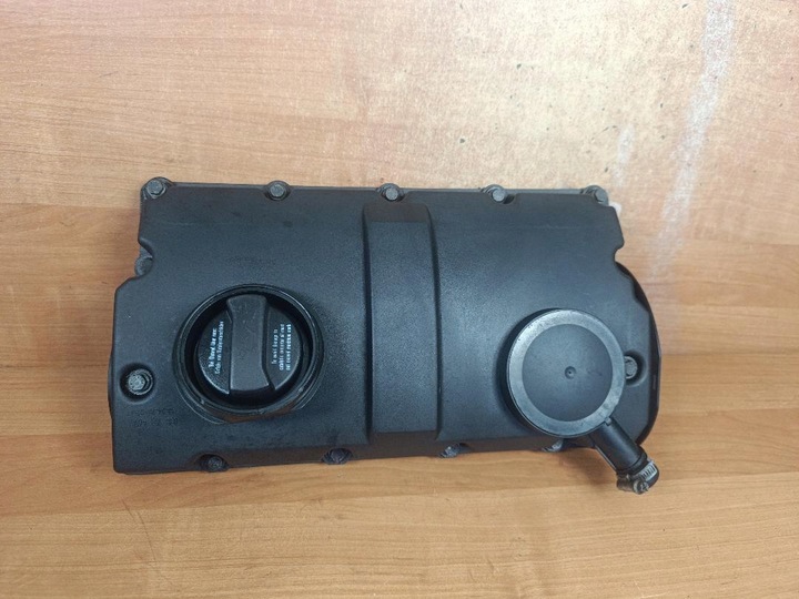 фото №1, Крышка клапанов seat audi skoda vw golf iv v passat b5 touran 038103469a