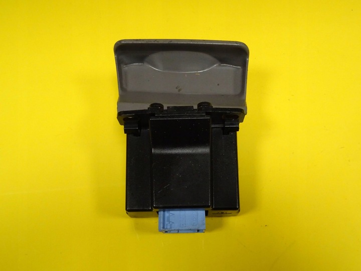 фото №6, Кнопка выключатель тормоза ручного renault megane iii 8200270266b nr18