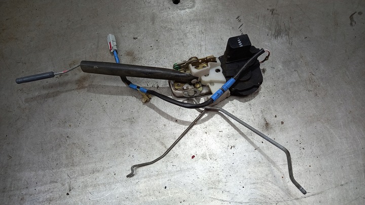 фото №1, Замок дверь правый перед honda civic vi 1.4b 96r