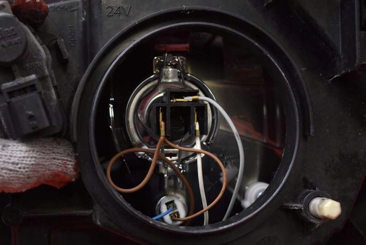 фото №7, Фара правые лампа перед eu 8200700030 renault thalia 2 ii 08-12