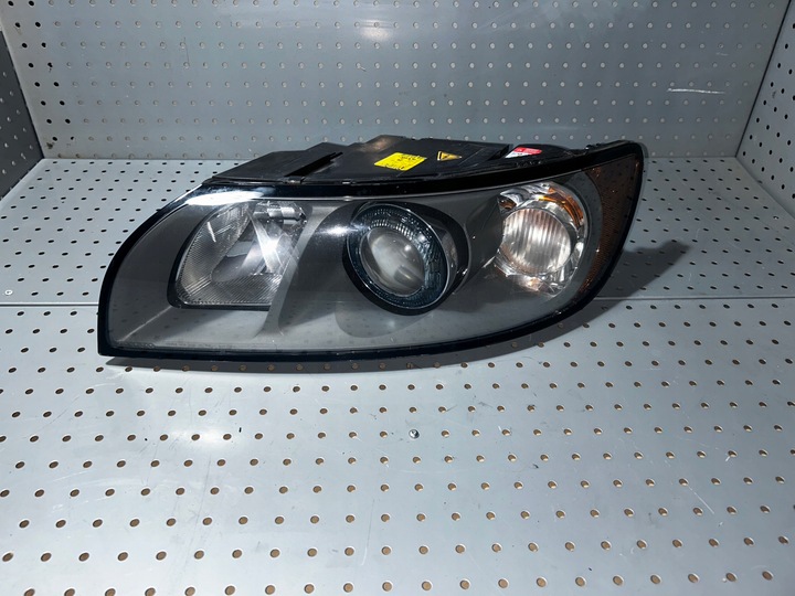 фото №1, Volvo s40 v50 04-07 лампа ліва перед ксенон 30698889 eu