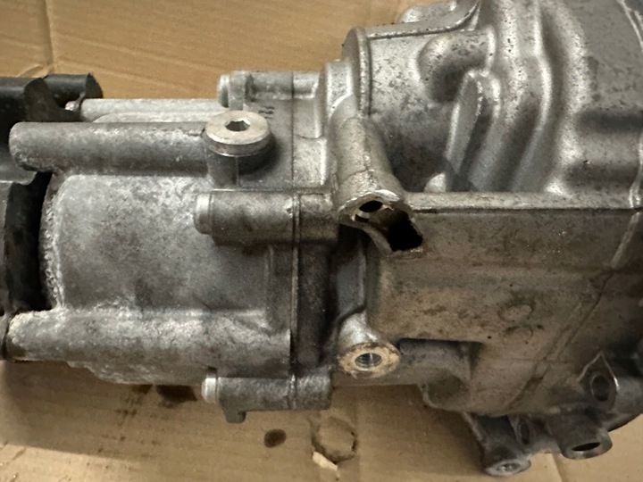 фото №8, Torsen задня кришка коробки nnt audi a6 c7 3.0t ctua dziura w корпус