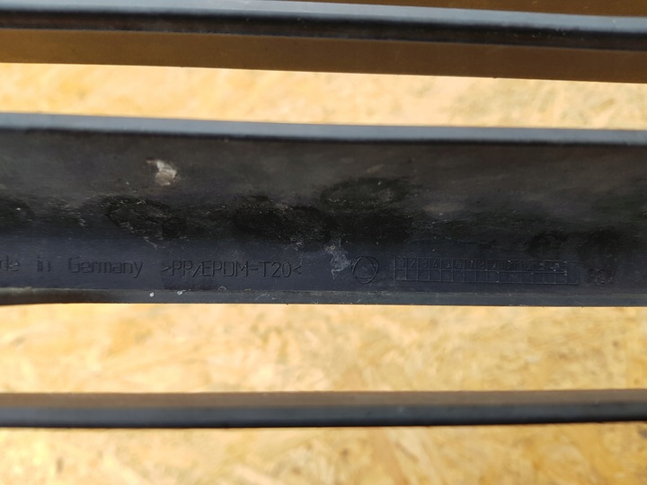 фото №12, Porsche panamera 970 09- решётка решётка решётка радиатора бампера перед 97050554102