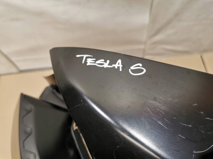 фото №12, Tesla модель s 12- крыло заднее правое обшивка четверть зад