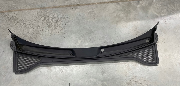 фото №1, Панель под лобовым стеклом q3 rsq3 83a оригинал 83b819403a