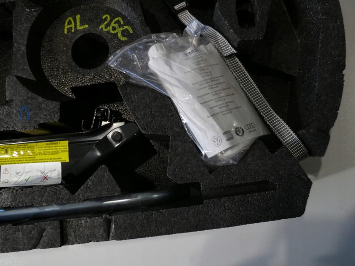 фото №5, Вкладка колёса запасного audi skoda vw 8p0012109f