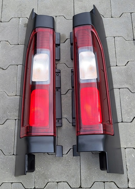 фото №1, Trafic iii vivaro b14^ лампа зад ліва