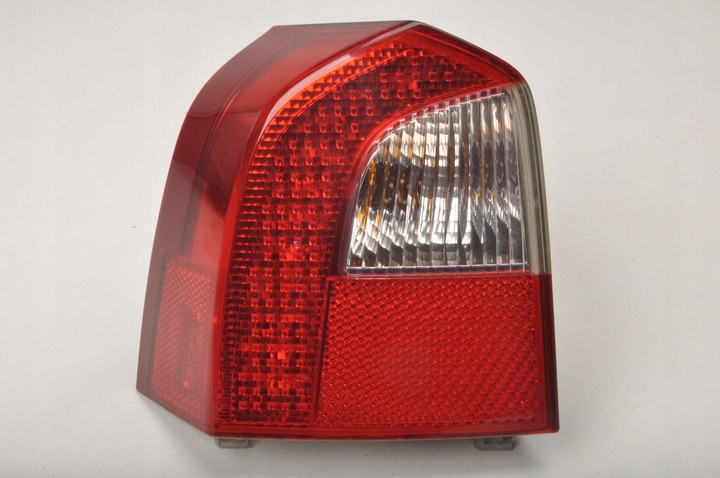 фото №1, Volvo v70 iii лампа левая задняя левый зад универсал 30698983