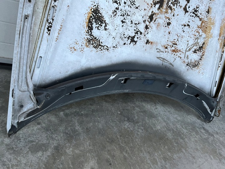 фото №7, Капот крышка двигателя mercedes w124 1985-1989r узкая молдинг