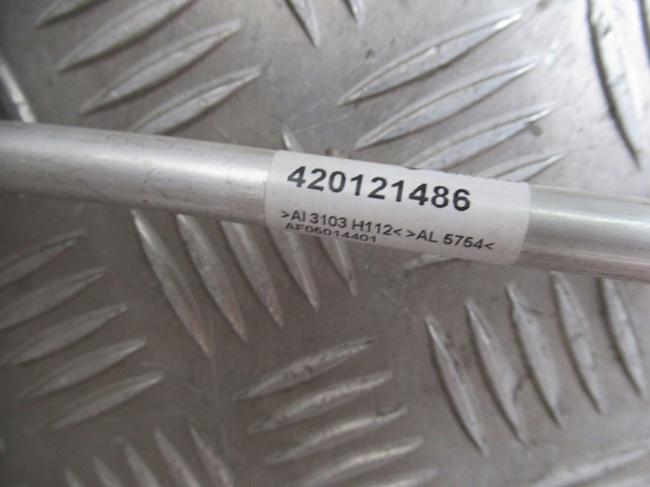 фото №5, Audi r8 420 трубка шланг води водяна 420121465a