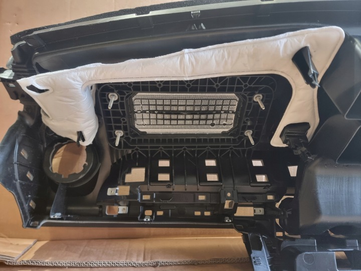 фото №9, Mercedes glb x247 торпедо раздаточная капот консоль 2457686537